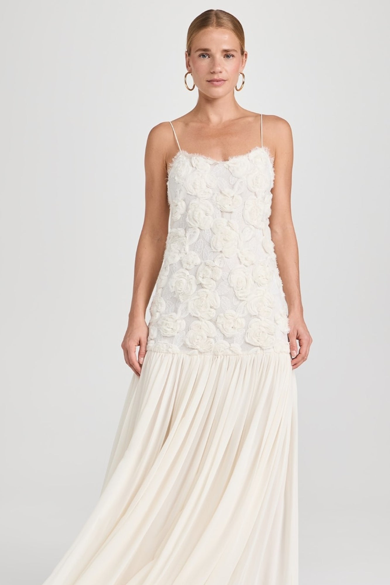 Vestido Largo con Bordados Florales