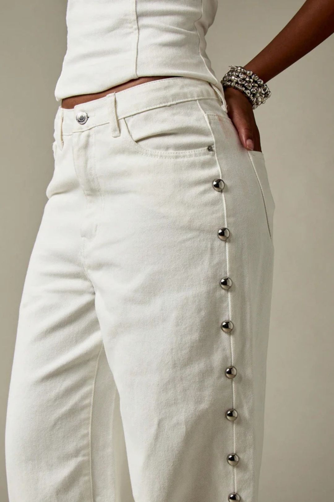 Pantalones Vaqueros con Tachuelas