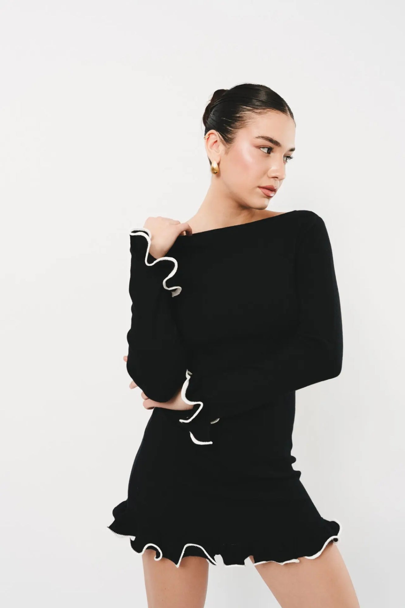 Vestido Corto Manga Larga Elegante