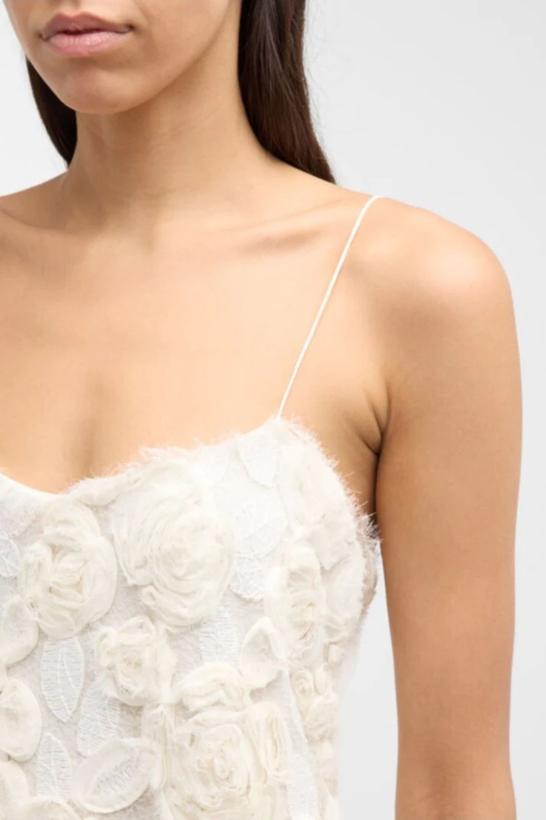 Vestido Elegante con Bordado Floral