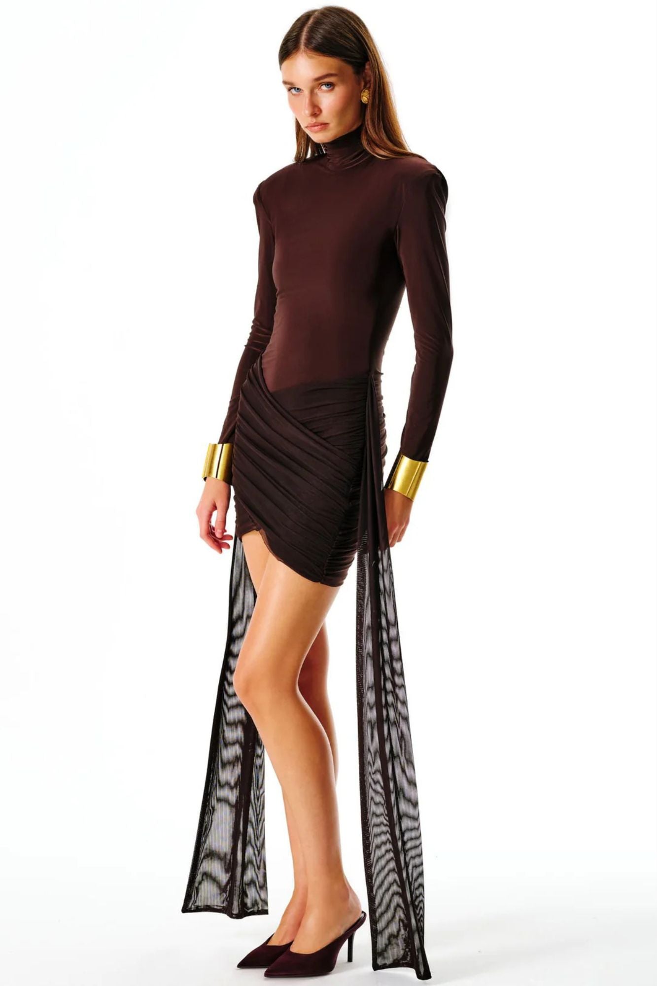Vestido Corto Cuello Alto Elegante