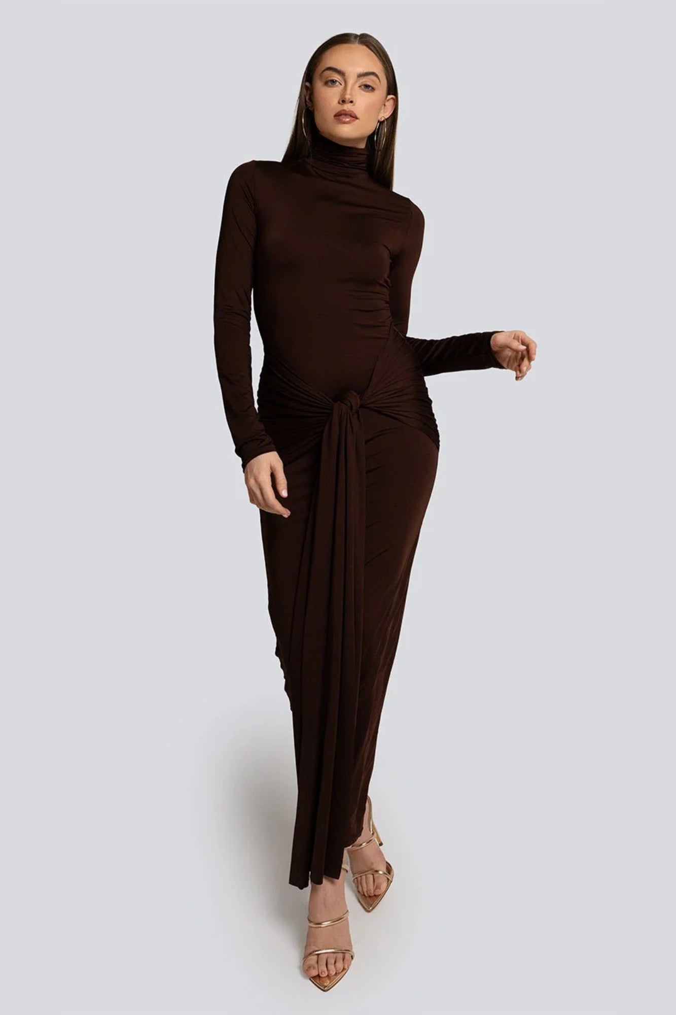 Vestido Largo con Cuello Alto de Invierno