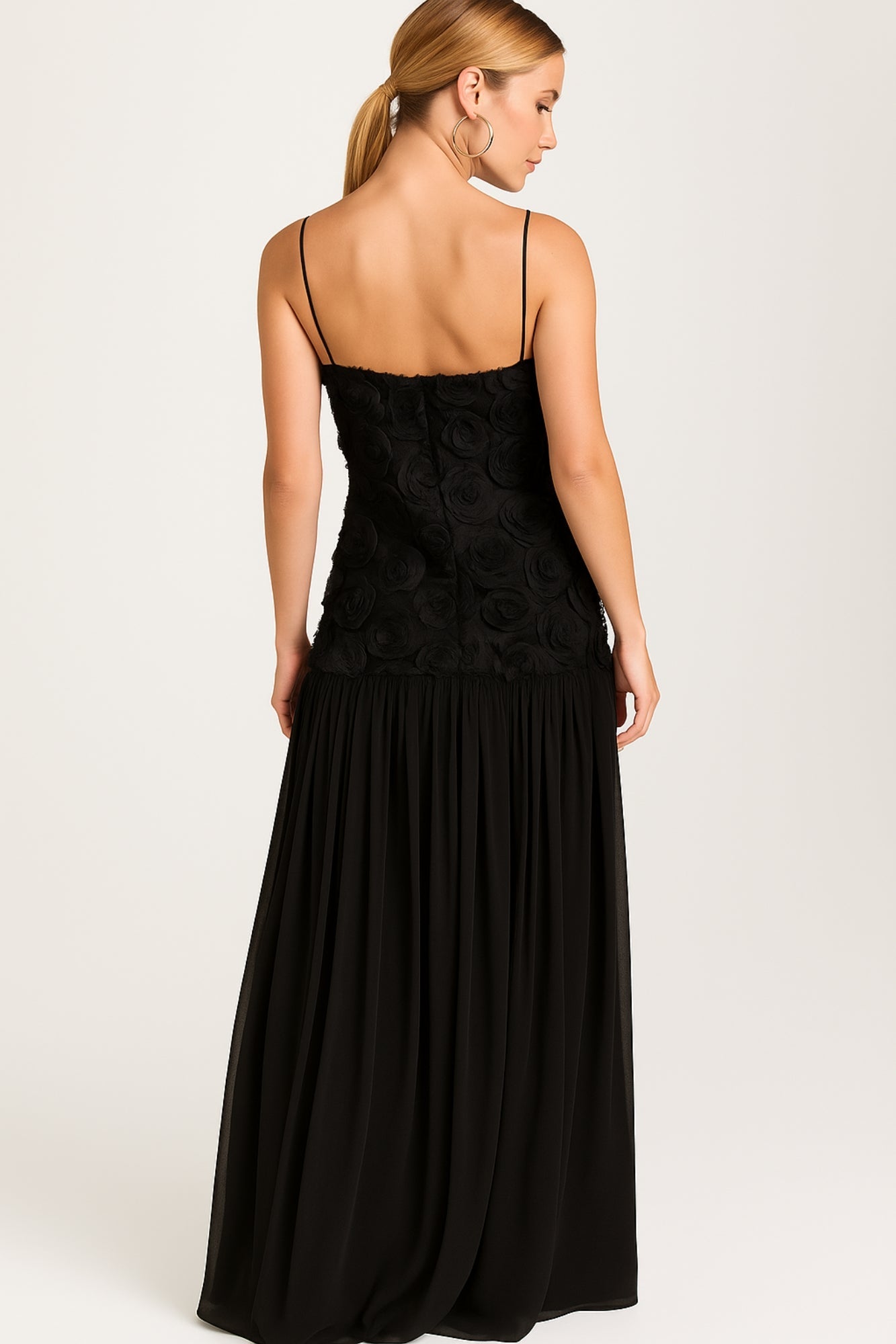 Vestido Largo con Bordados Florales