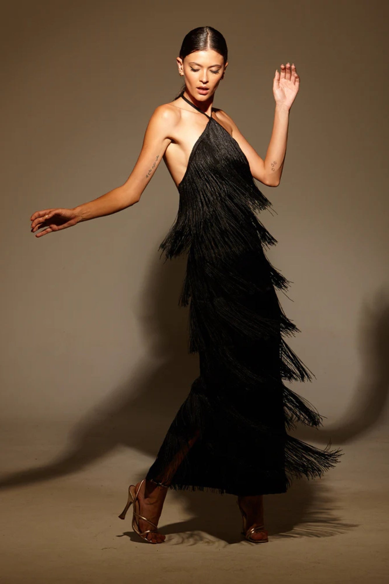 Vestido Largo con Flecos de Fiesta