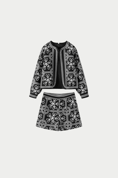 Conjunto Elegante con Bordados de Otoño