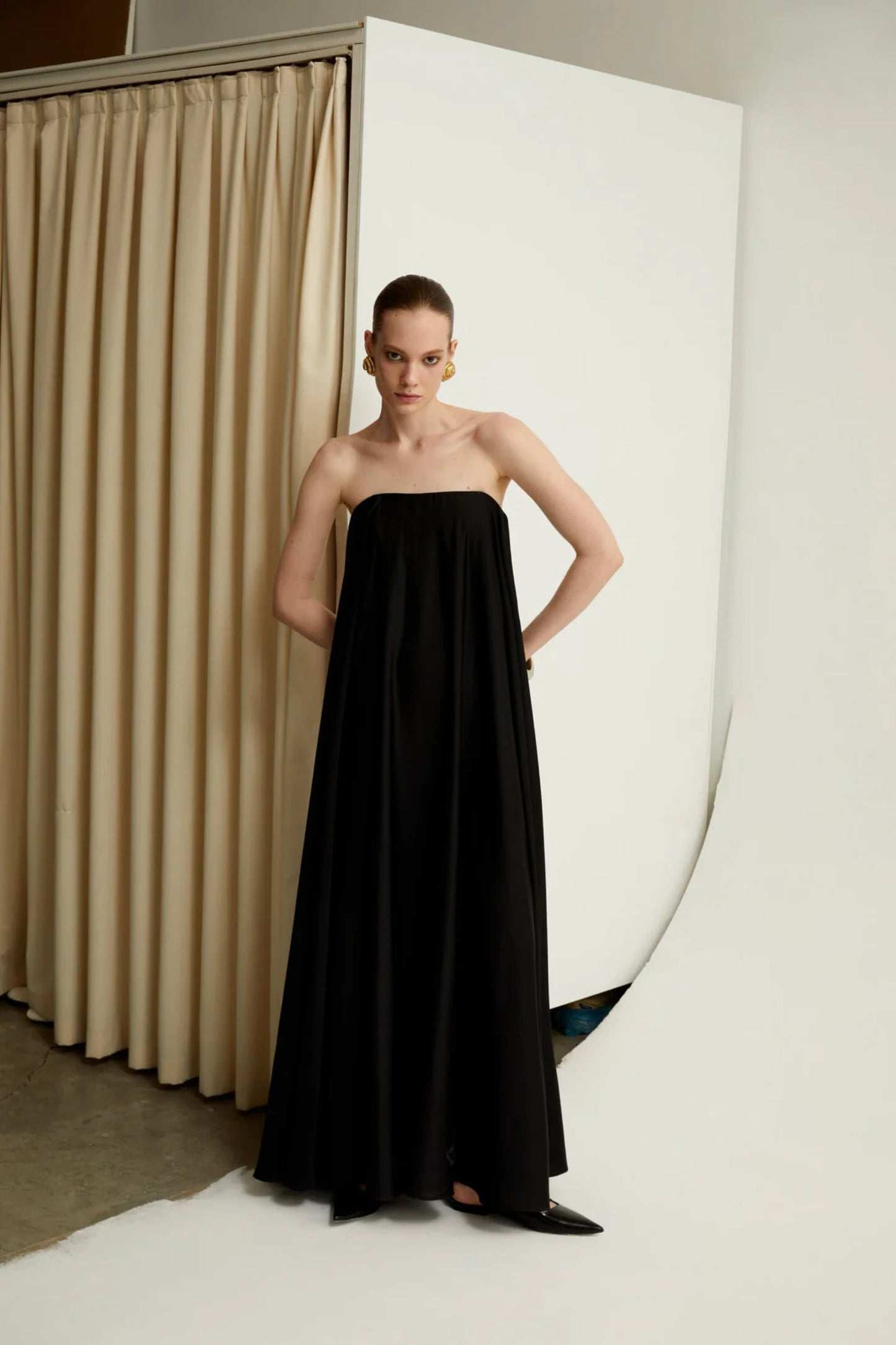 Vestido Largo Clásico Sin Mangas