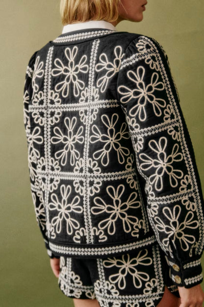 Conjunto Elegante con Bordados de Otoño